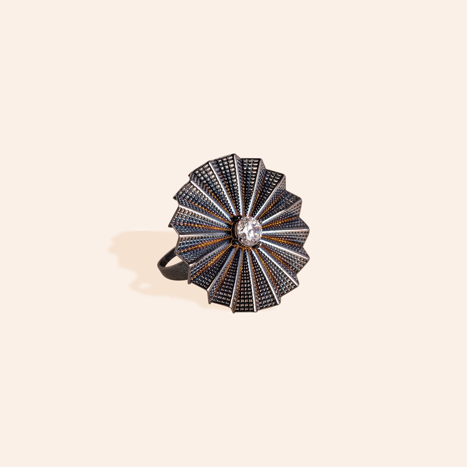 NOIR SOLENNE RING