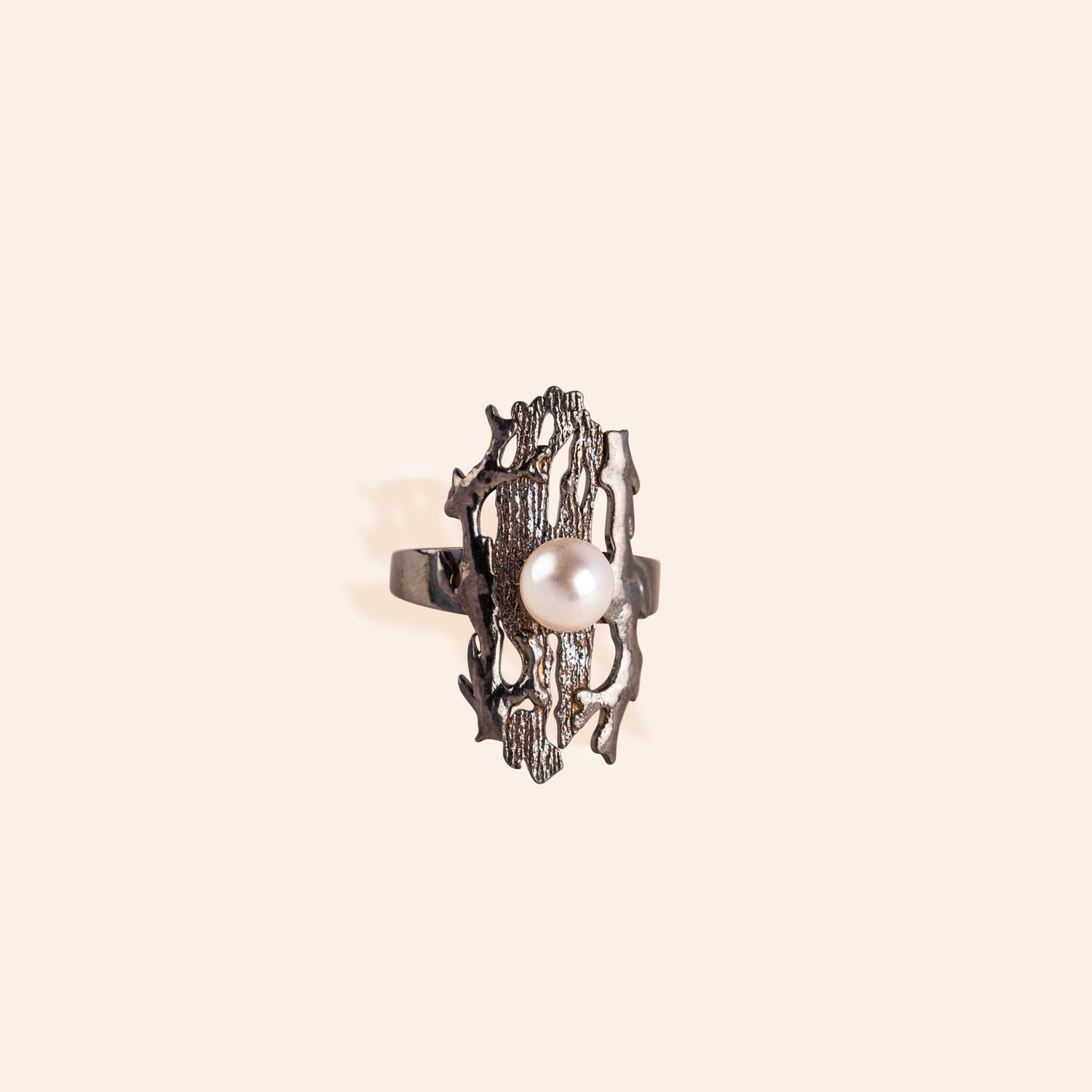NOIR BARK PEARL RING