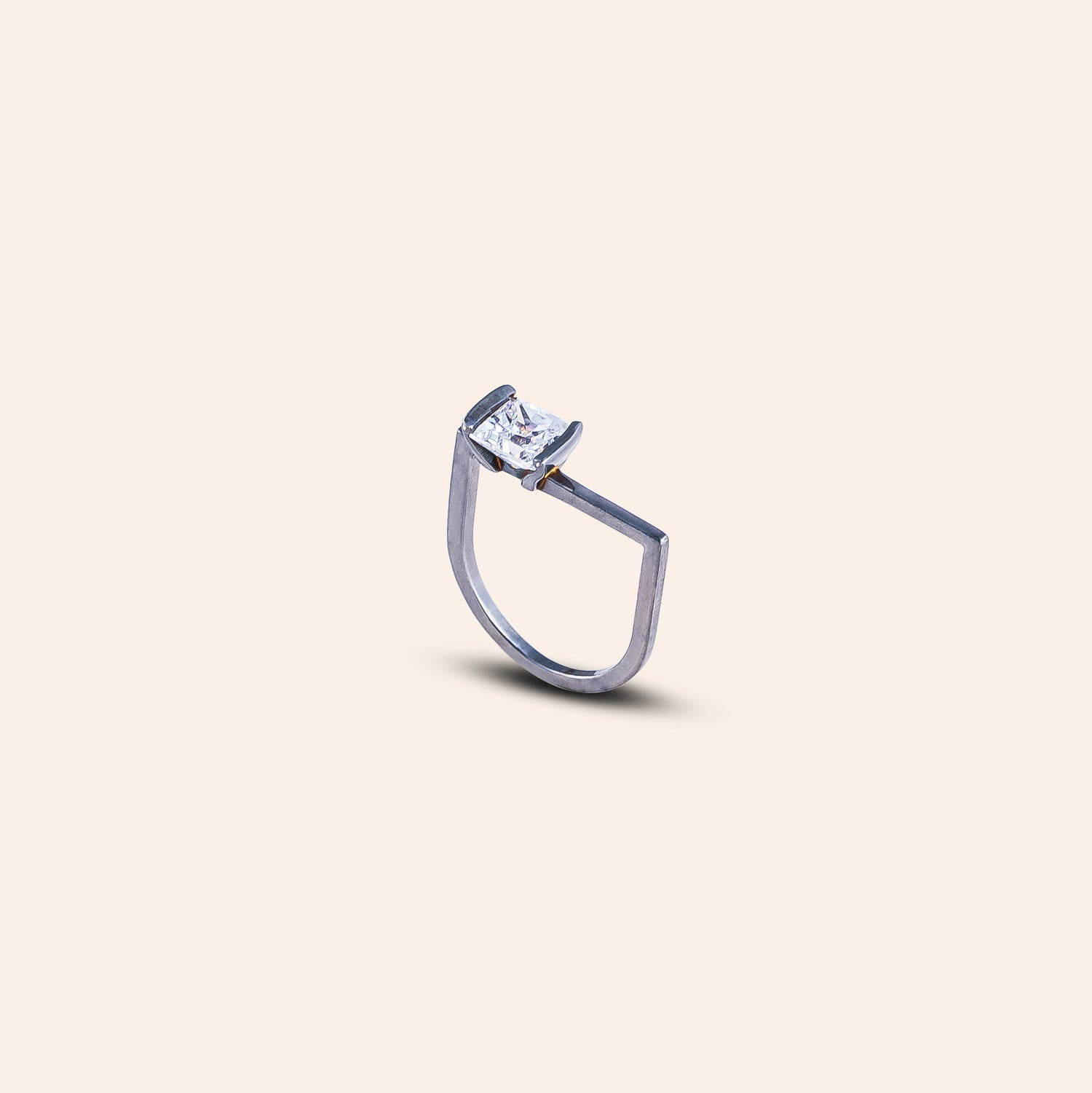 NOIR CANTILEVER RING