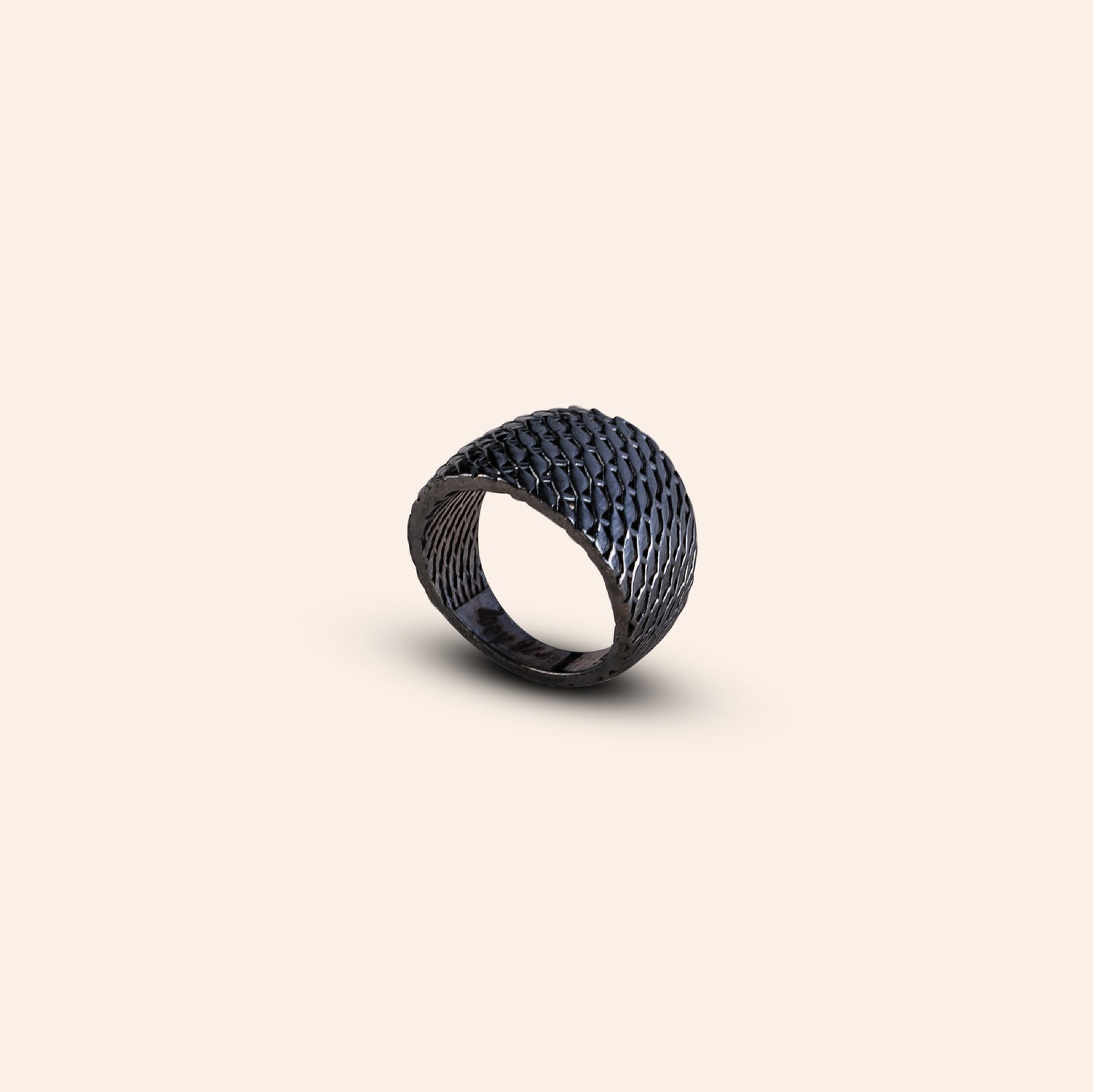 NOIR AEGIS RING