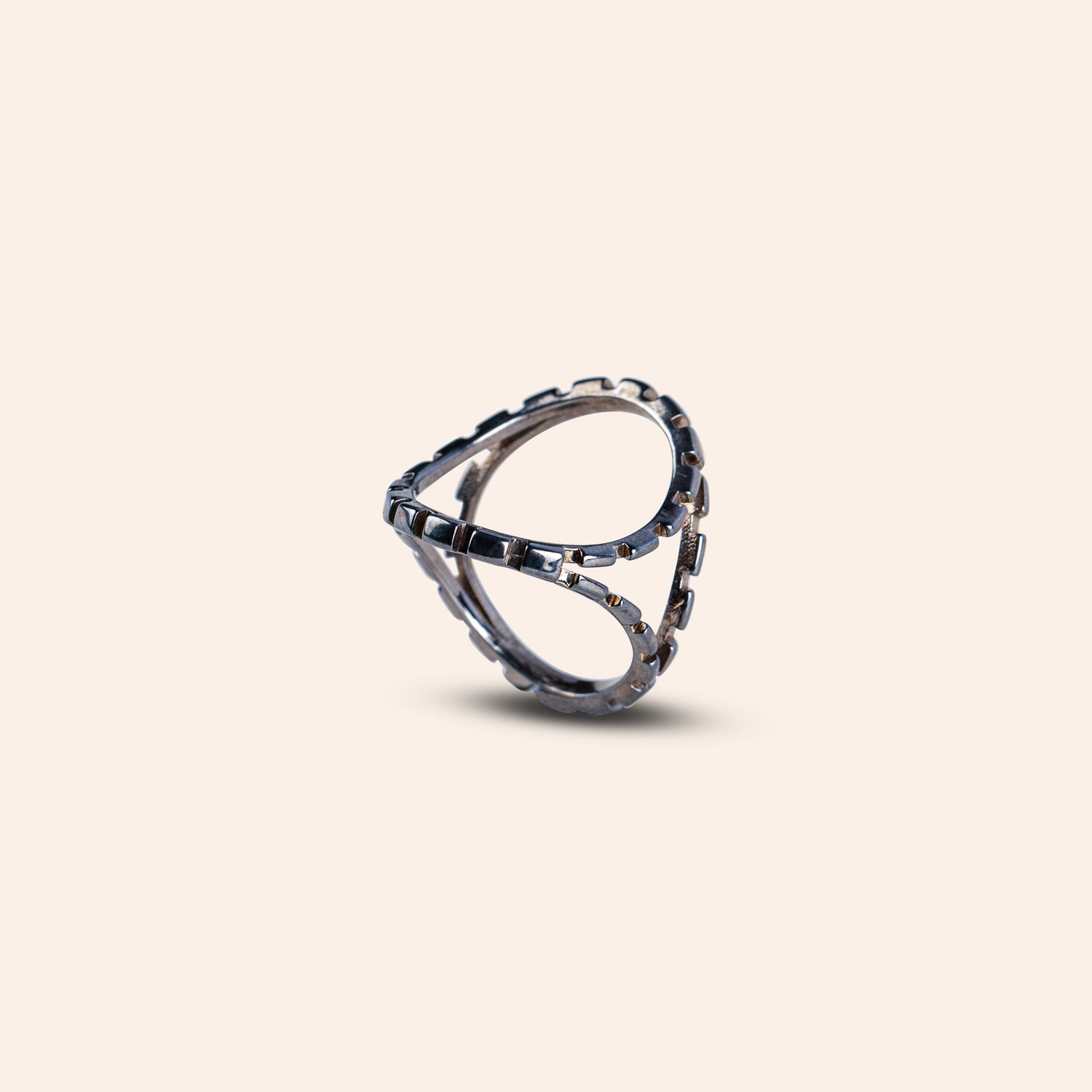 NOIR LATTICE CIRCUIT RING
