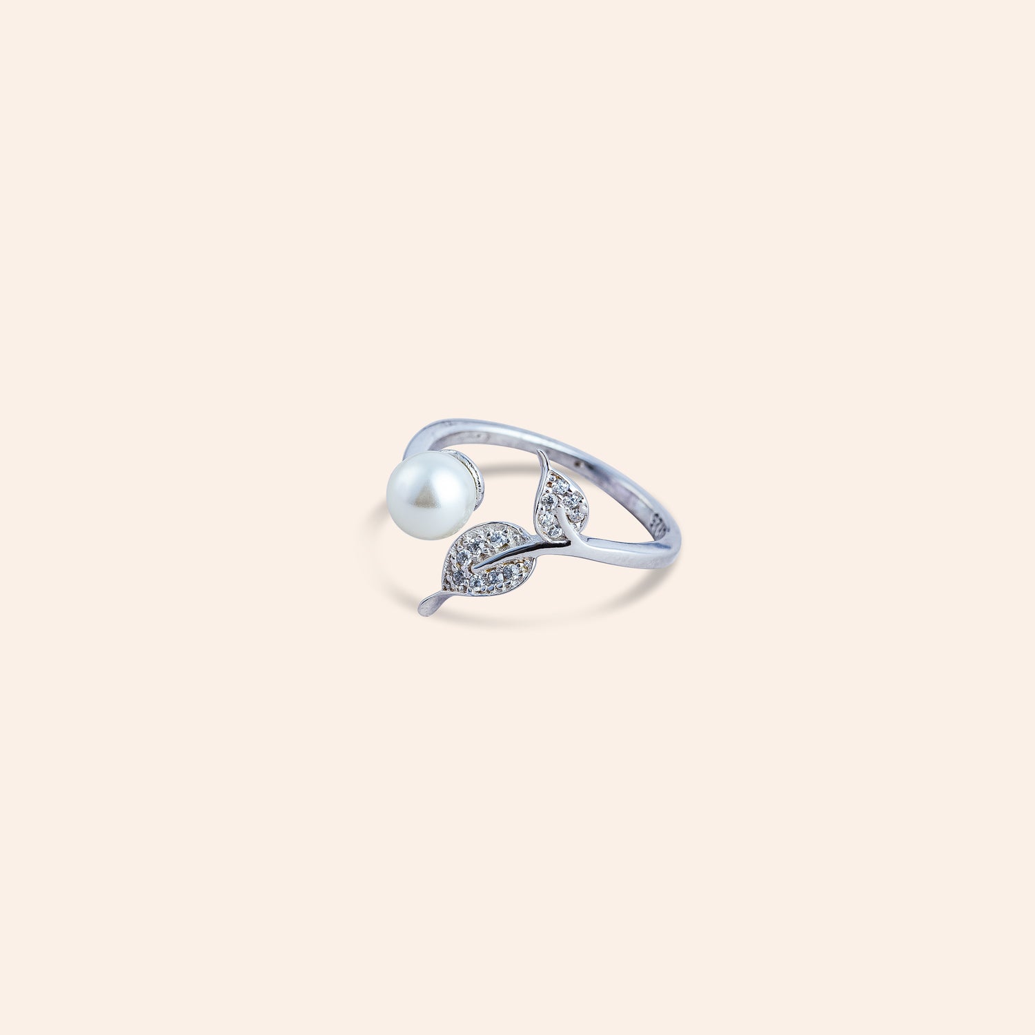 ORIA PEARL VINE RING