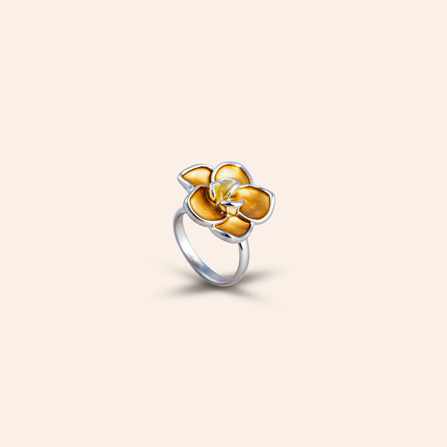 ORIA ZENVIA PETAL RING