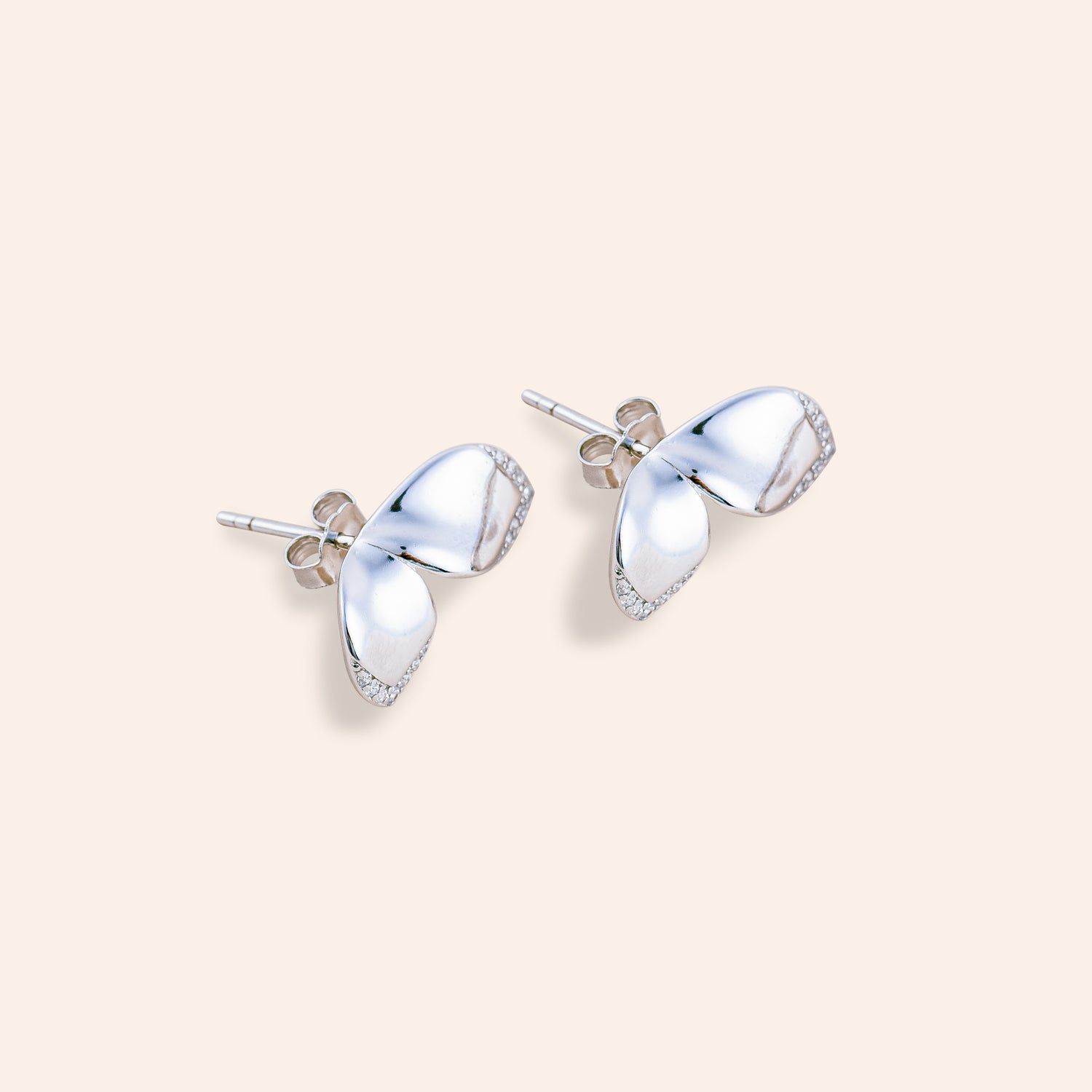 FIN PETAL STUDS