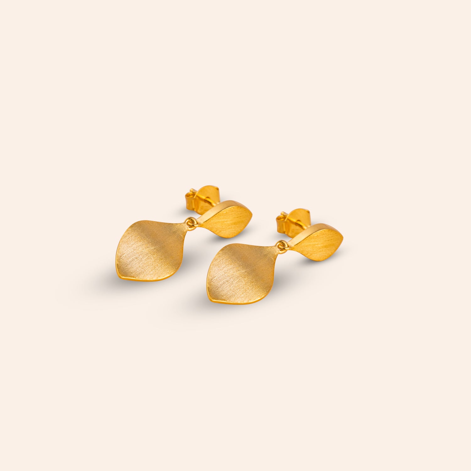 ELARIS WAVE EARRINGS