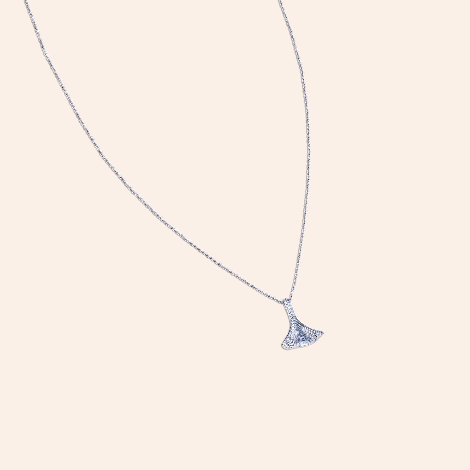 CALA PETAL NECKLACE